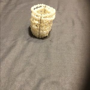 Pearl stretch bracelet